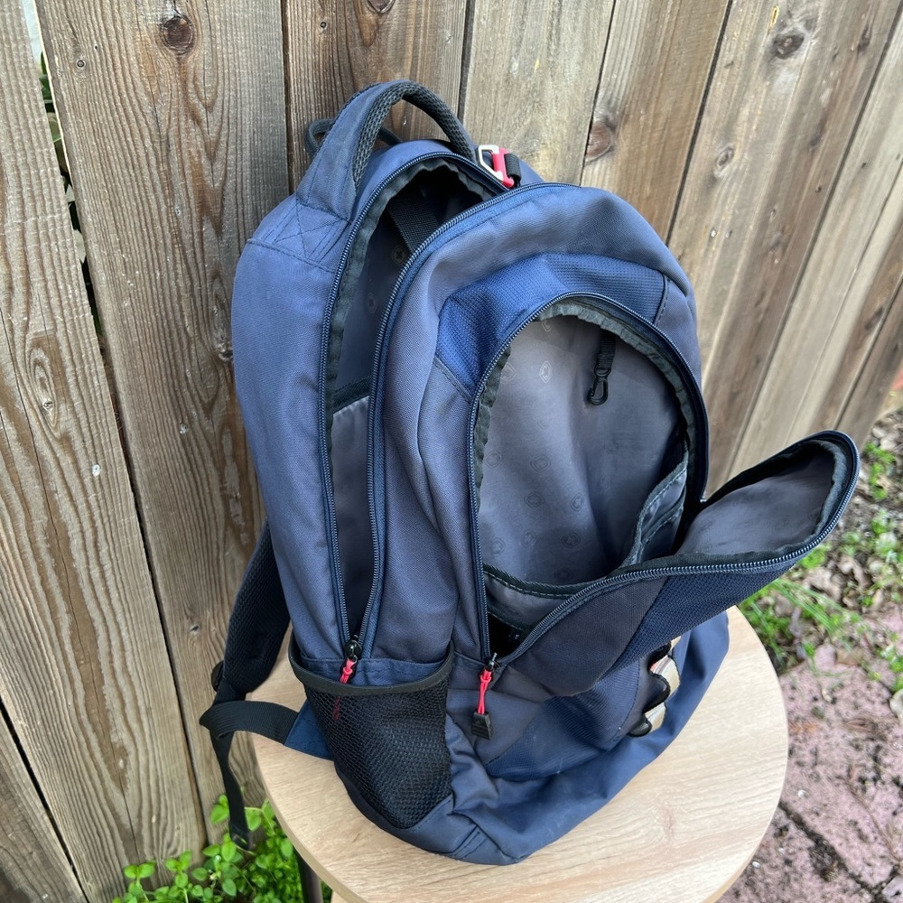 Swiss Gear By Wenger Backpack Travel Bag Navy Padded 17” Medium Laptop Day Work - Picture 8 of 8